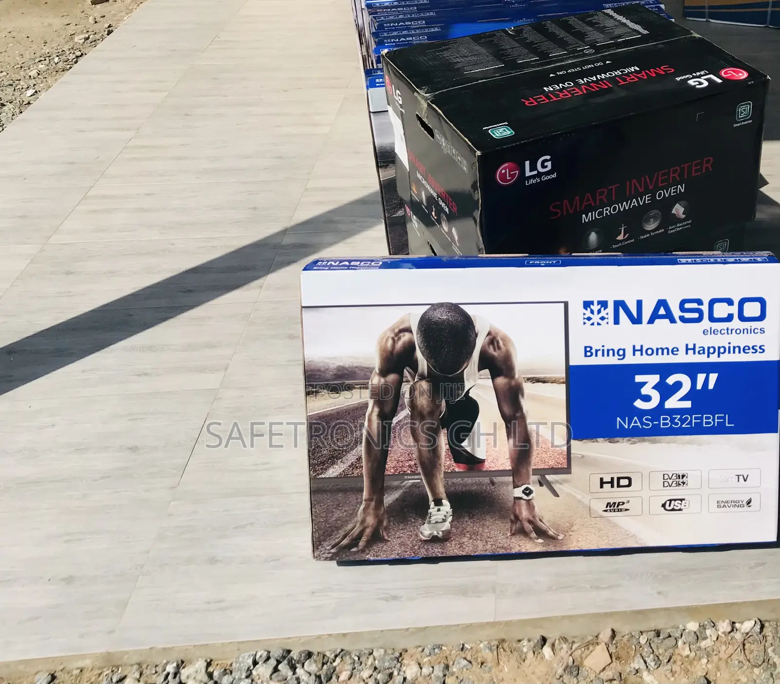 Brand New Nasco 32 Inch Digital Satellite (Black) Tv