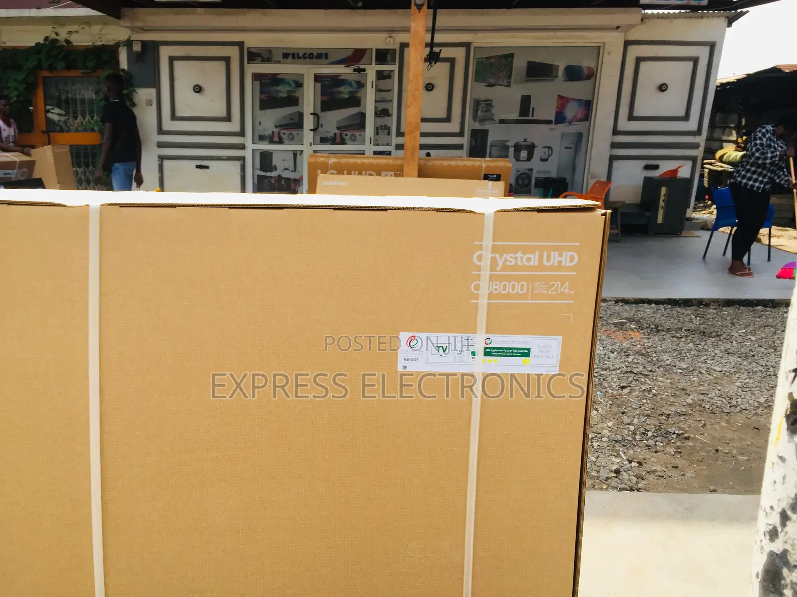 Dynamic Design Slim UHD Smart Samsung 85”Cu80000