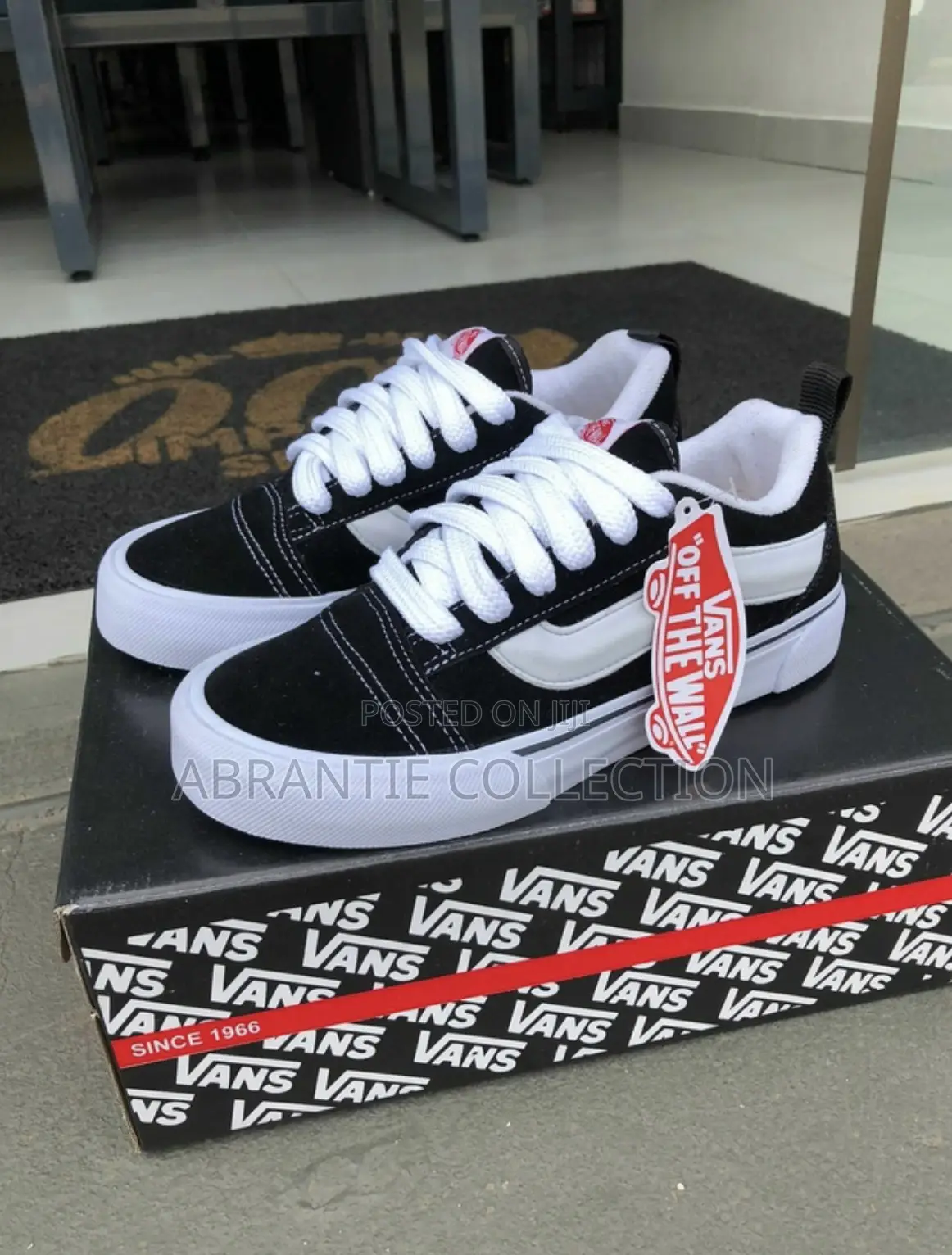 Vans Knu- Skool Black/White