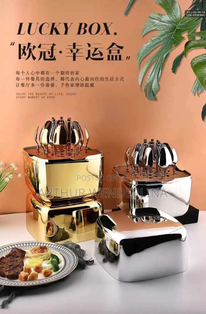 24 Pieces Cutlery Set .