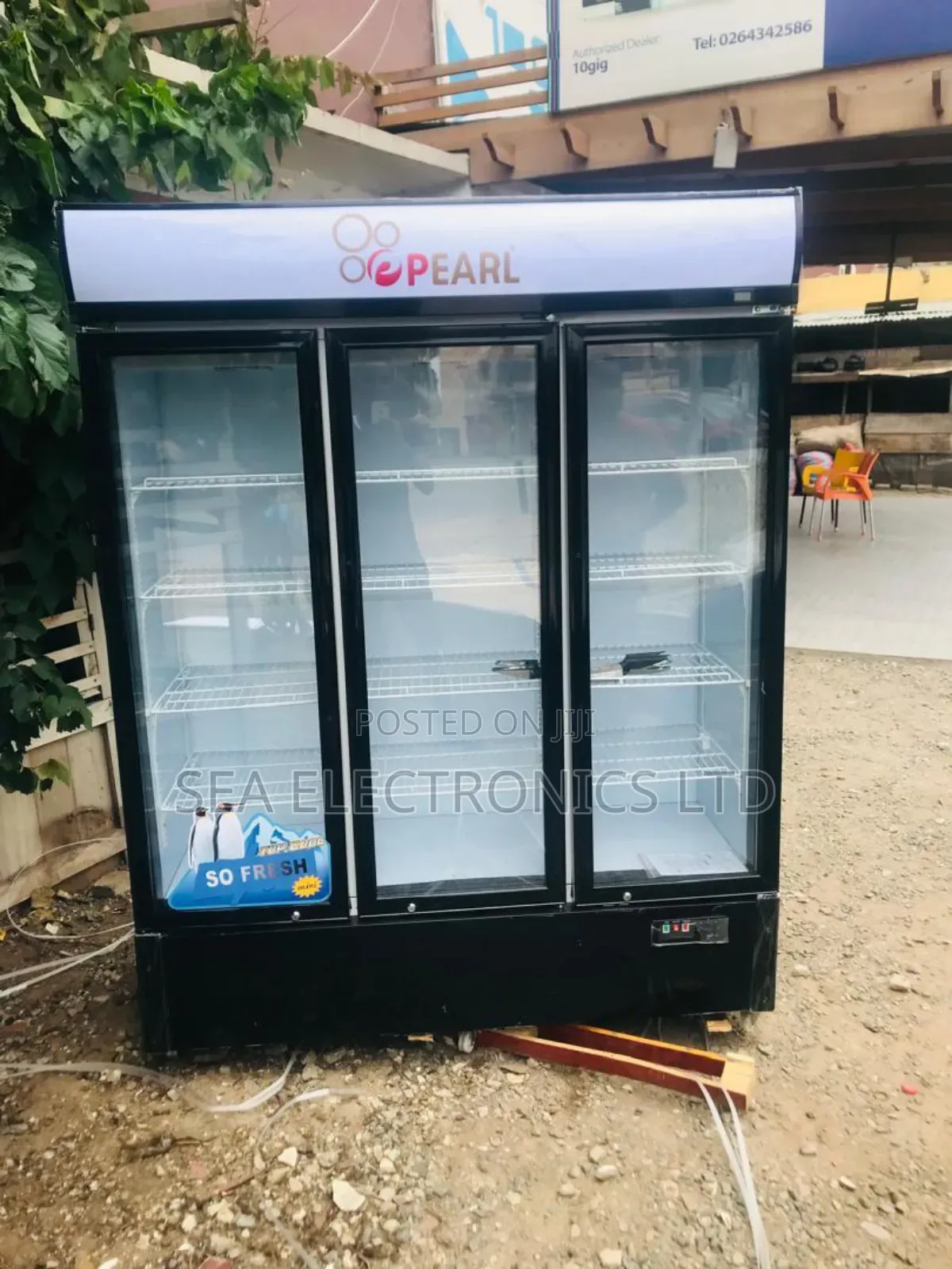 950litres 3 Doors Display Beverage Cooler