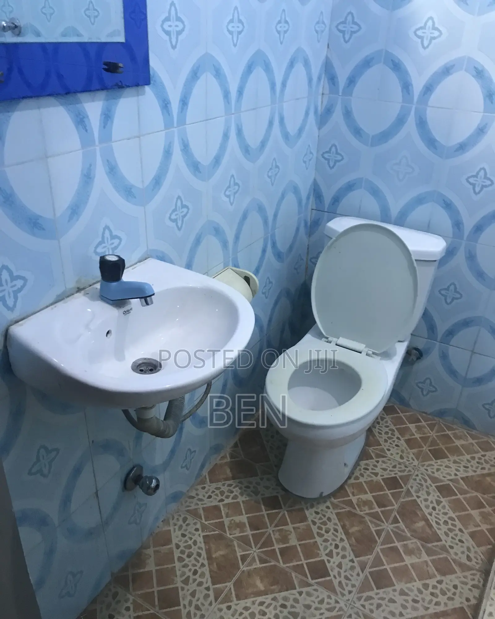 2bdrm Apartment in Chantan - Mile 7, Achimota for rent