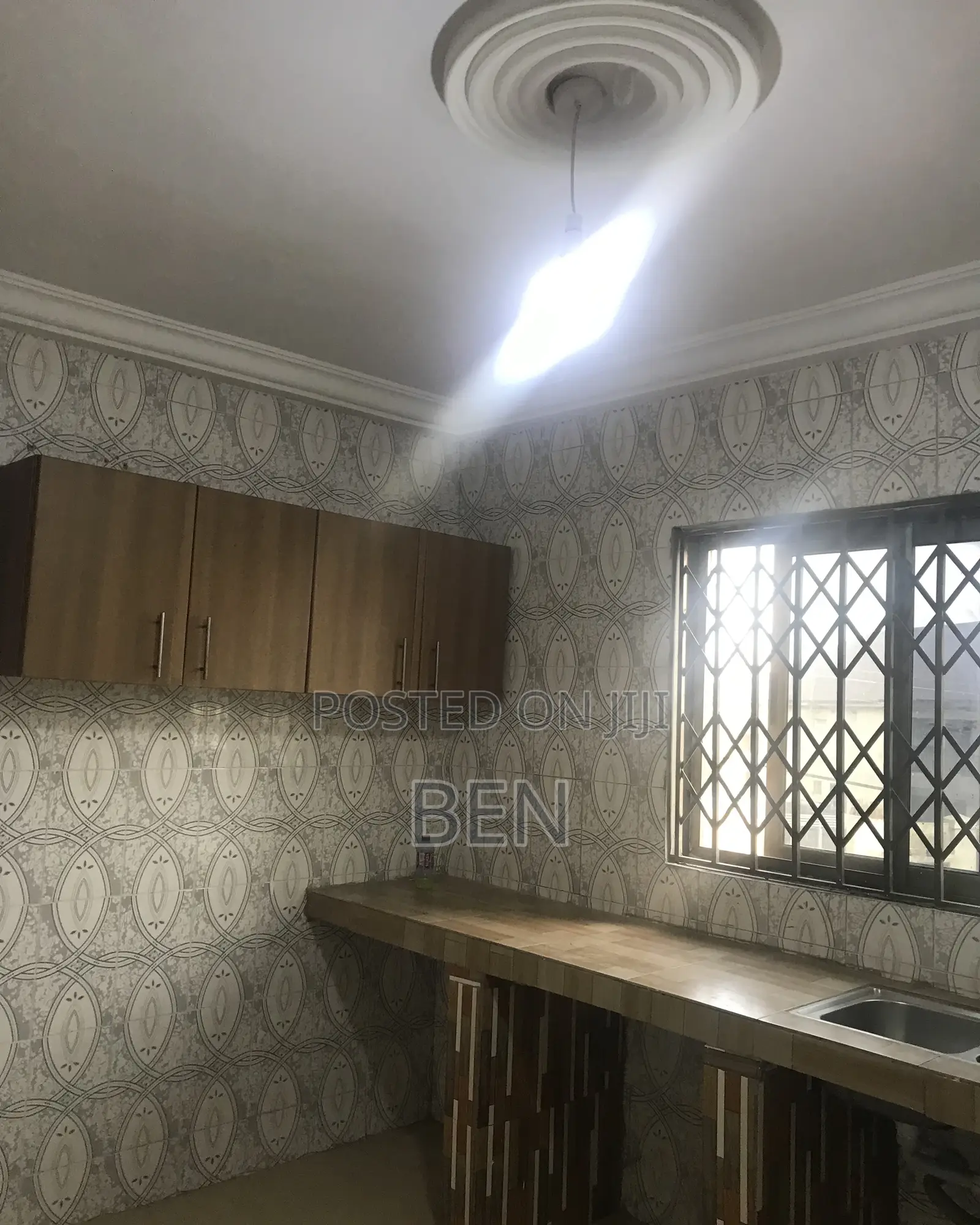 2bdrm Apartment in Chantan - Mile 7, Achimota for rent