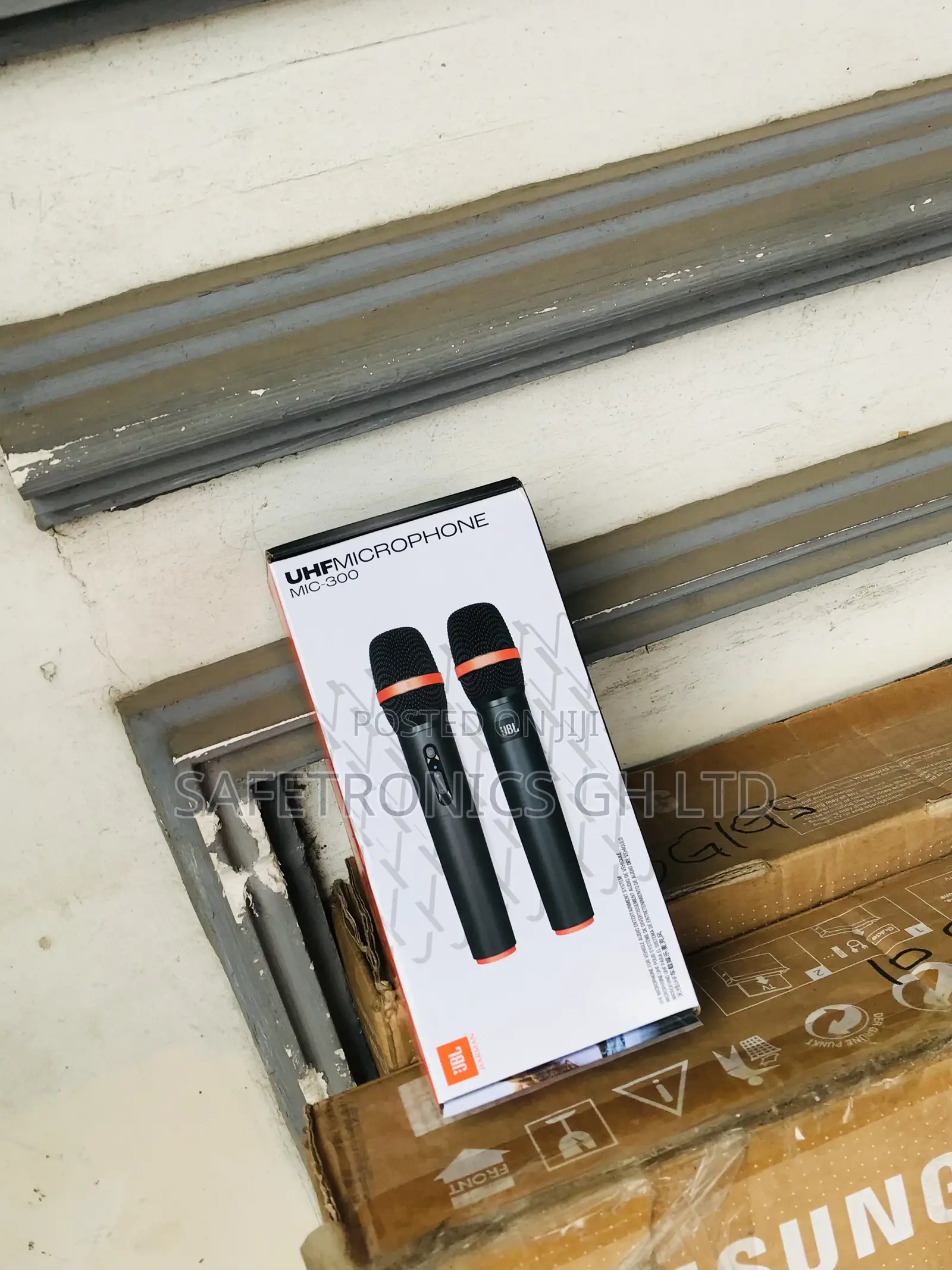 Available Black JBL Wireless 2 Set UHF Microphone