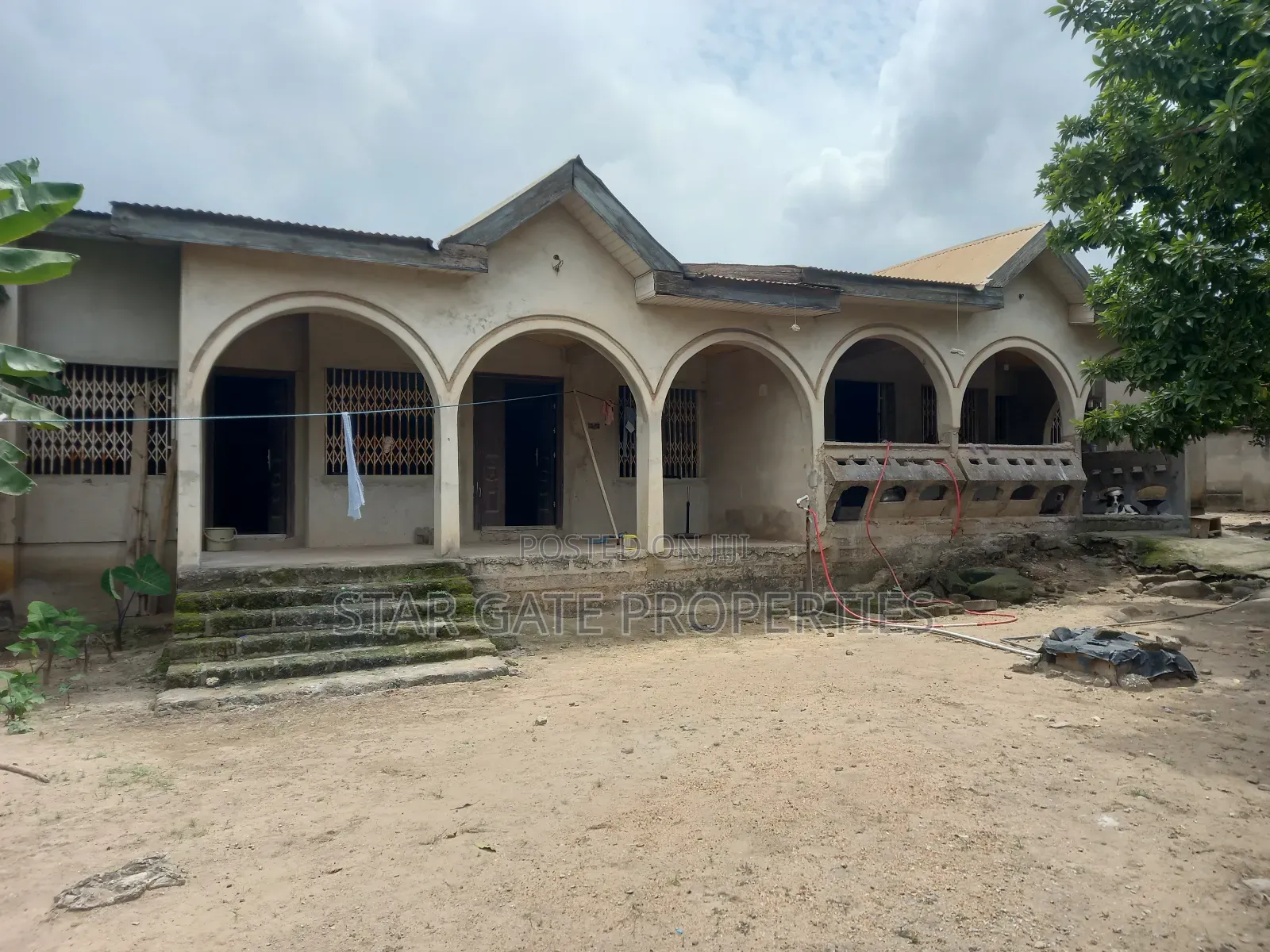 6bdrm House in Asokore Mampong,, Kumasi Metropolitan for sale