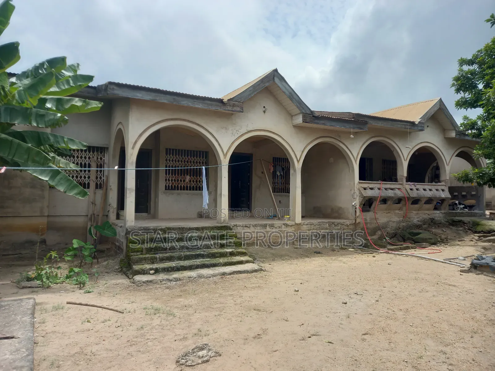 6bdrm House in Asokore Mampong,, Kumasi Metropolitan for sale