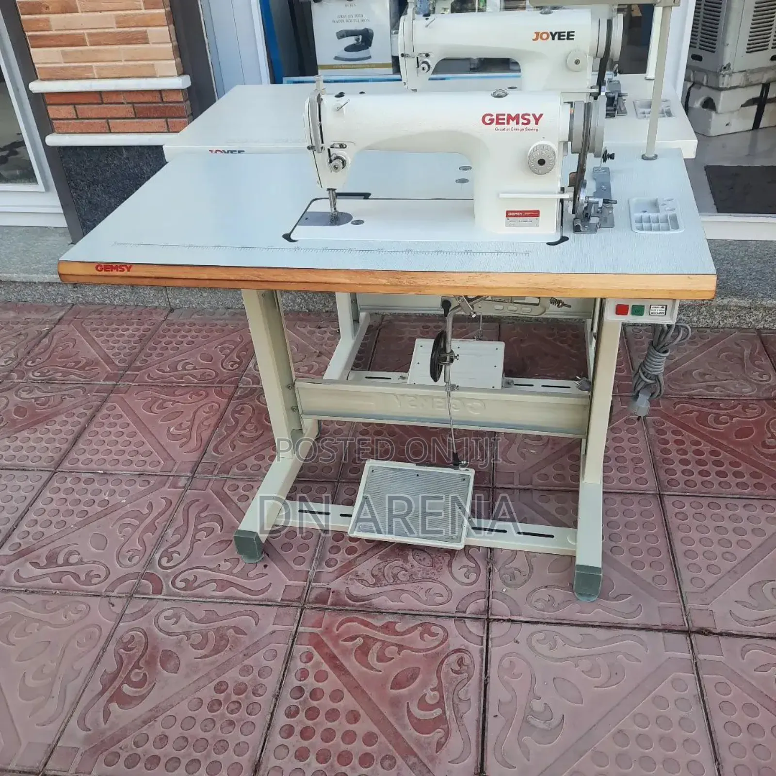 The Gemsy Straight Stitch Industrial Machine