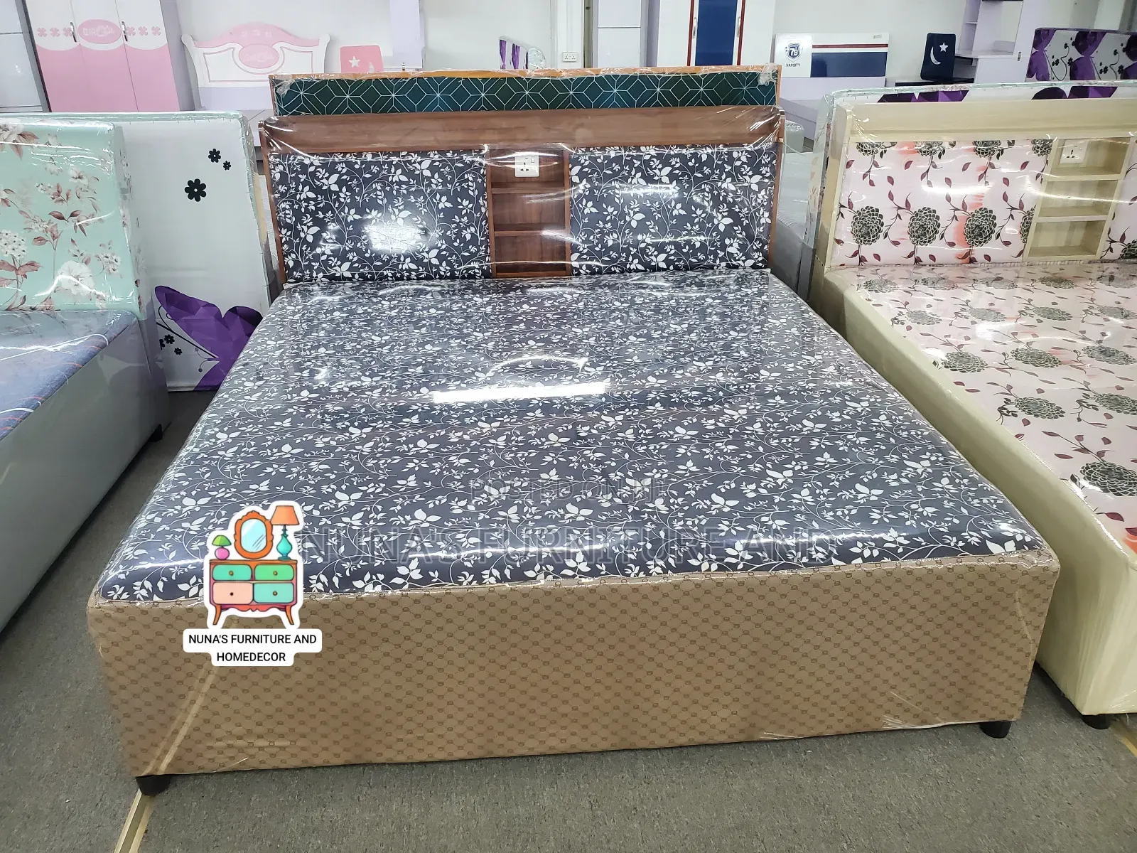 Queen Size Bed (Built in Queen Sizebed)