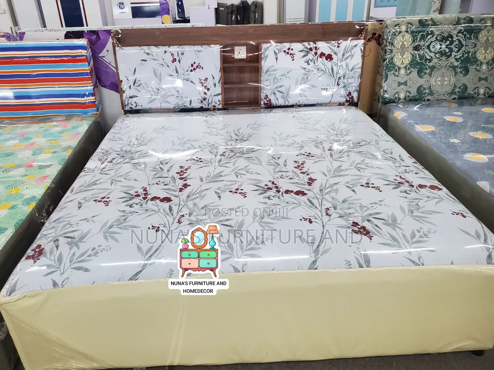 Queen Size Bed (Built-in Queen Sizebed)