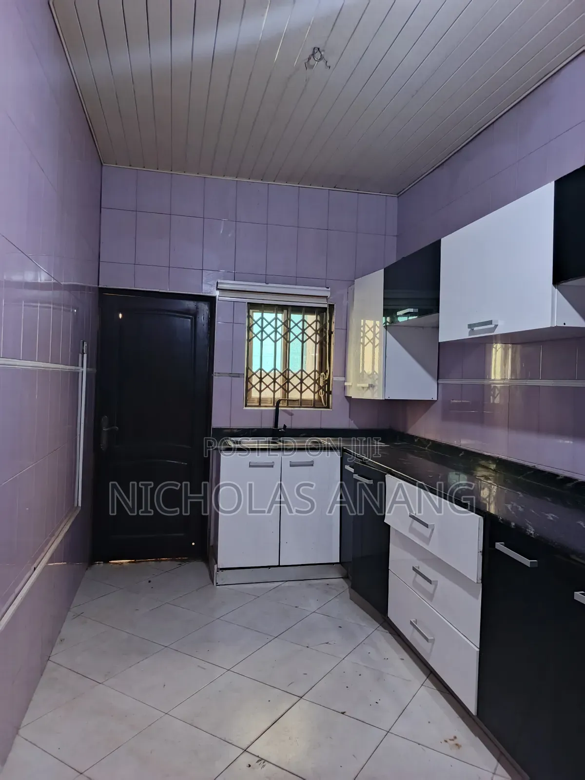 3bdrm Apartment in The Dorns Properties, New Town for rent