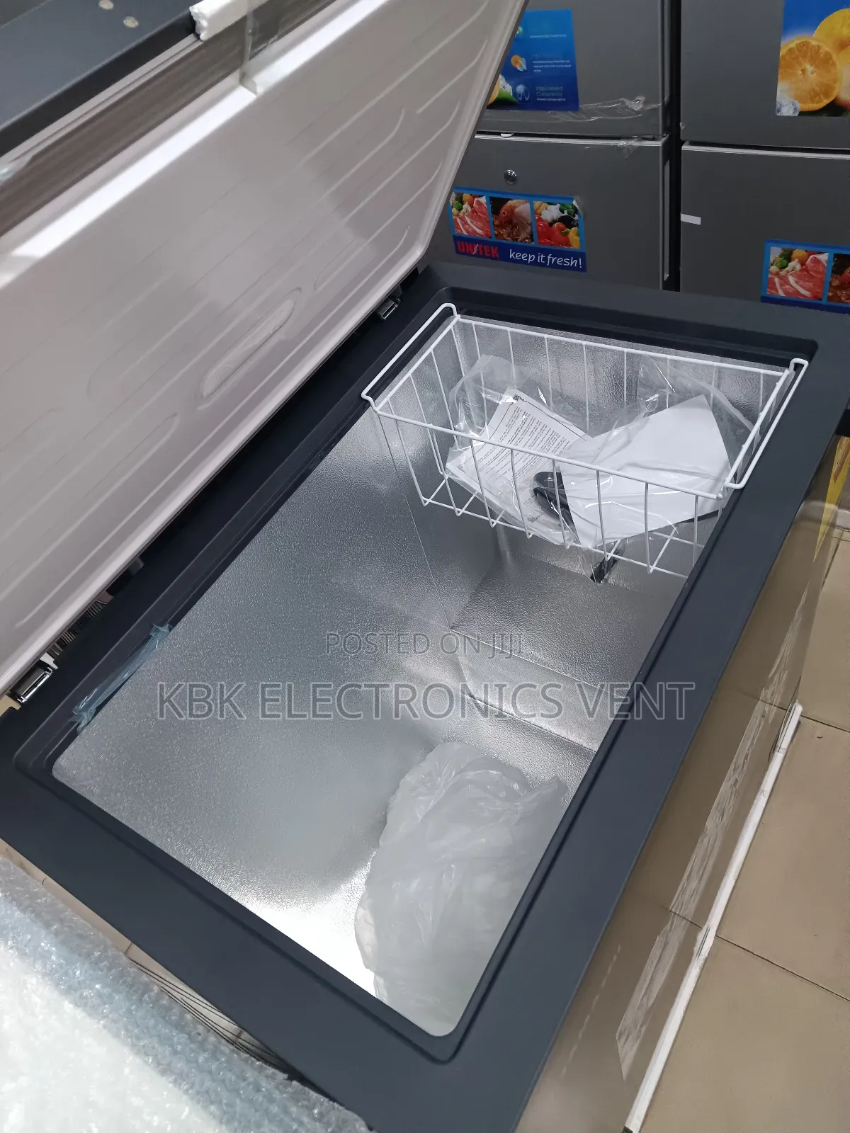 Tamashi 200ltr Chest Freezer + 2stars