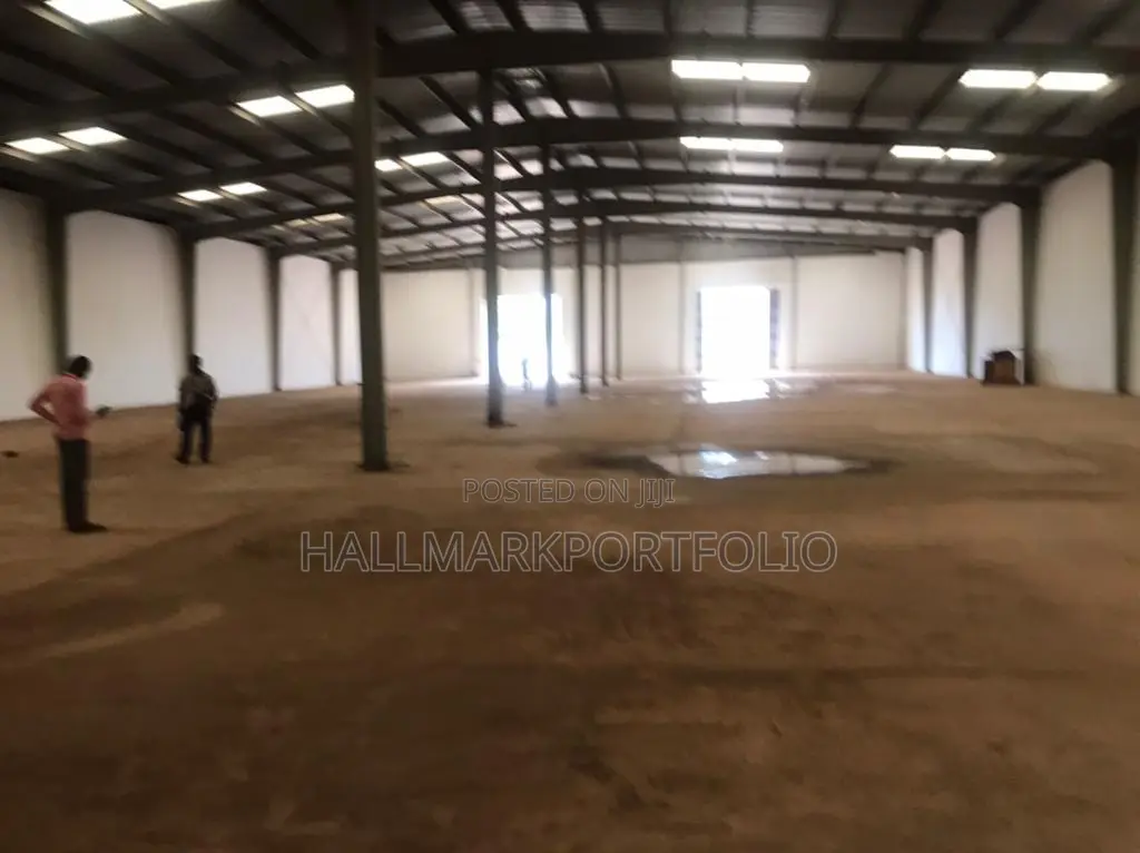 3200 SQM Warehouse Tema Industrial Area