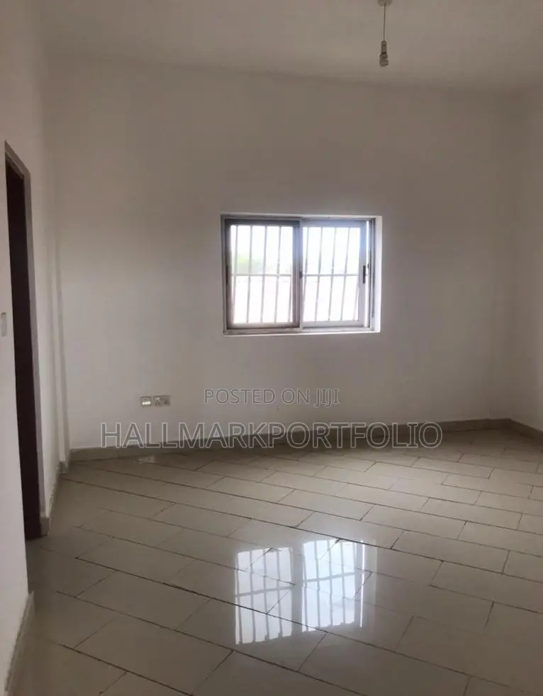 3200 SQM Warehouse Tema Industrial Area