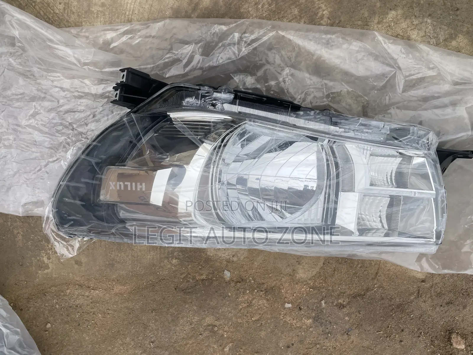 Toyota Hulix 2016,2018 Headlight