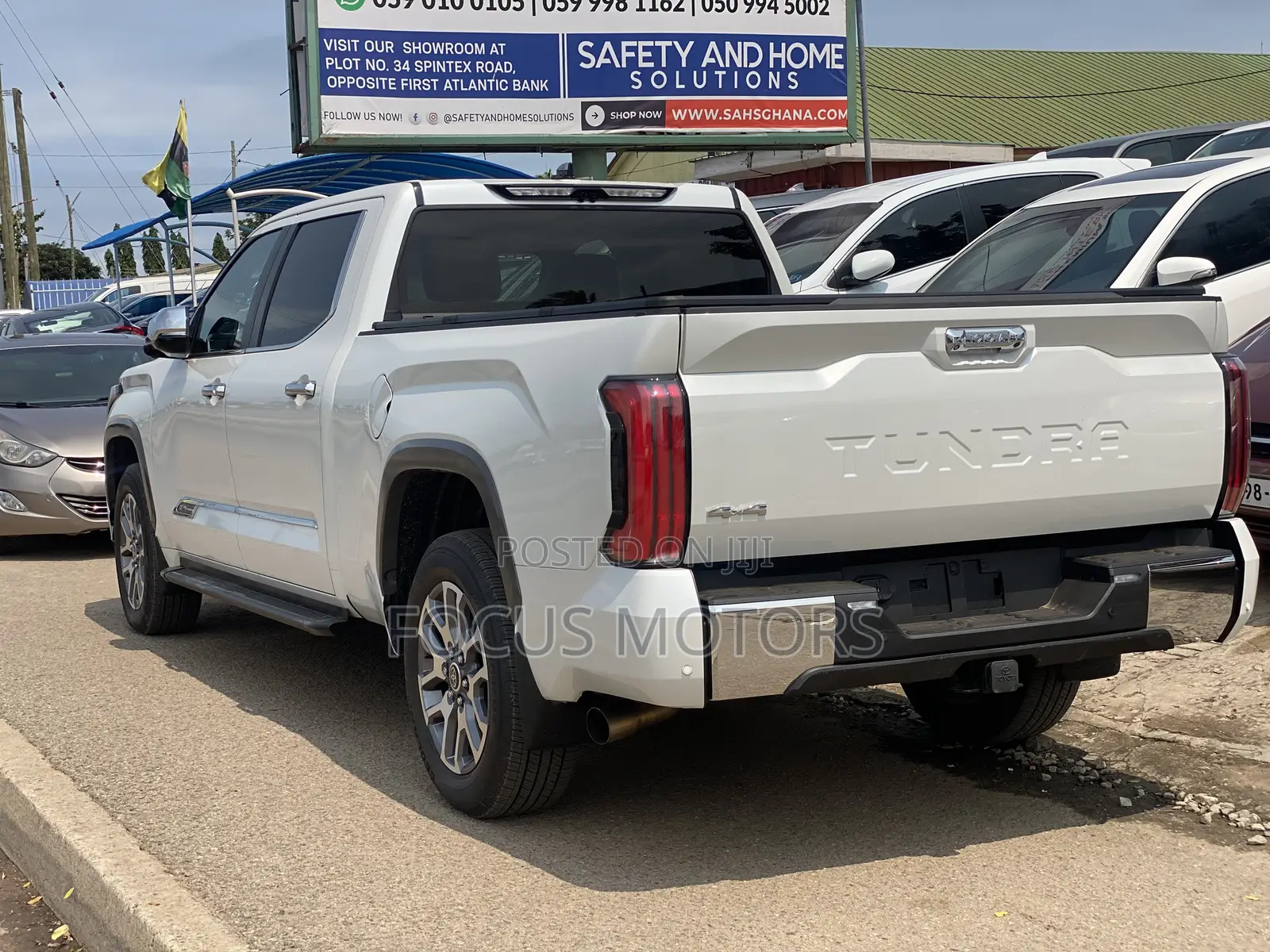 Toyota Tundra 2023 White