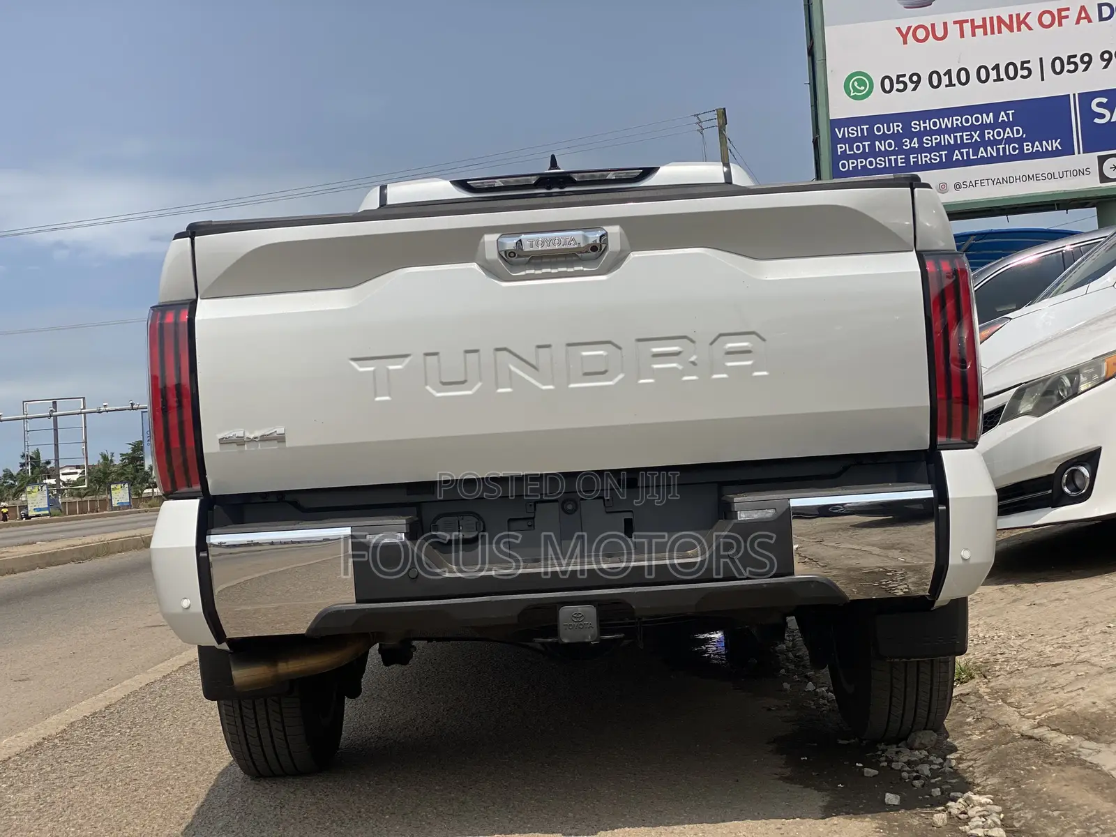 Toyota Tundra 2023 White