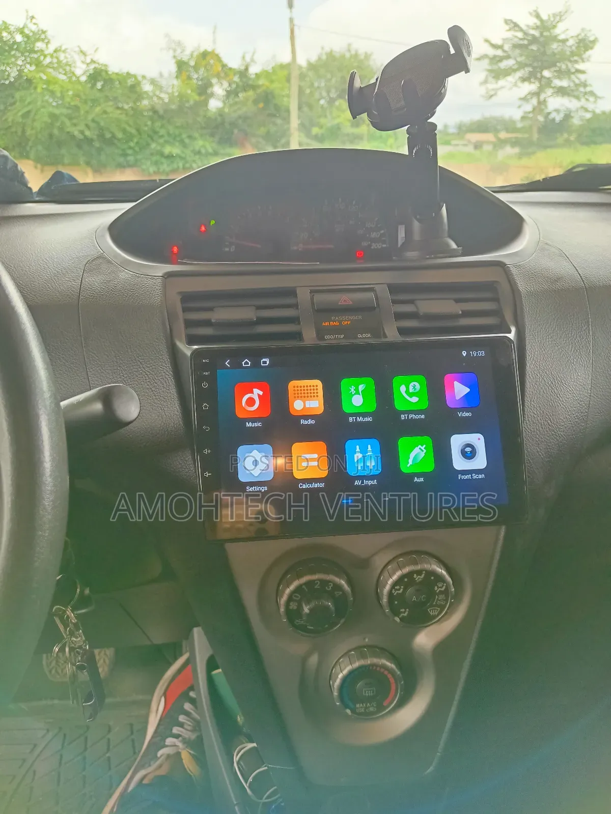 Carplay Toyota Yaris Android System 9 Inches With Navi
