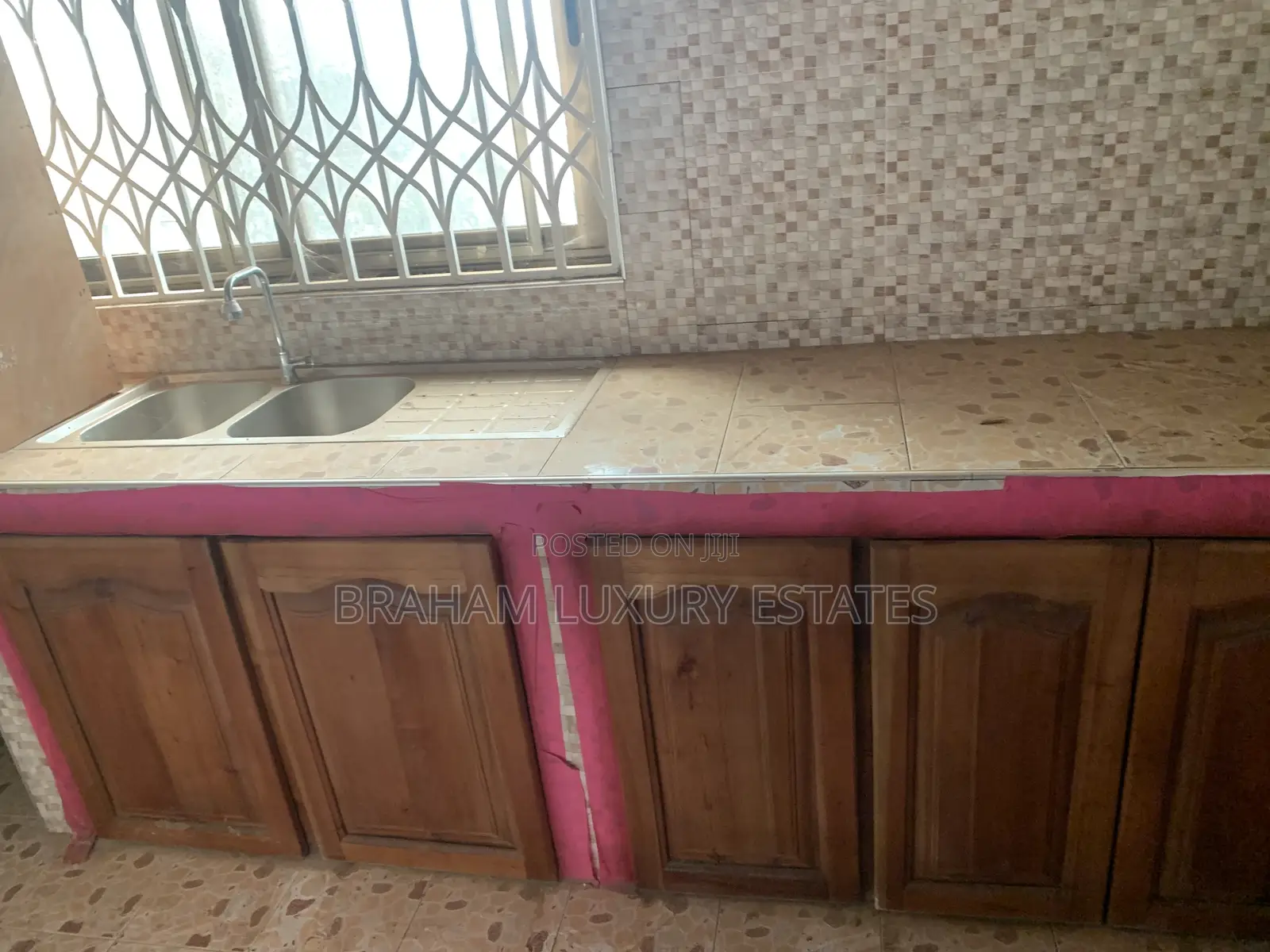 3bdrm Apartment in Ravico, Nungua for rent