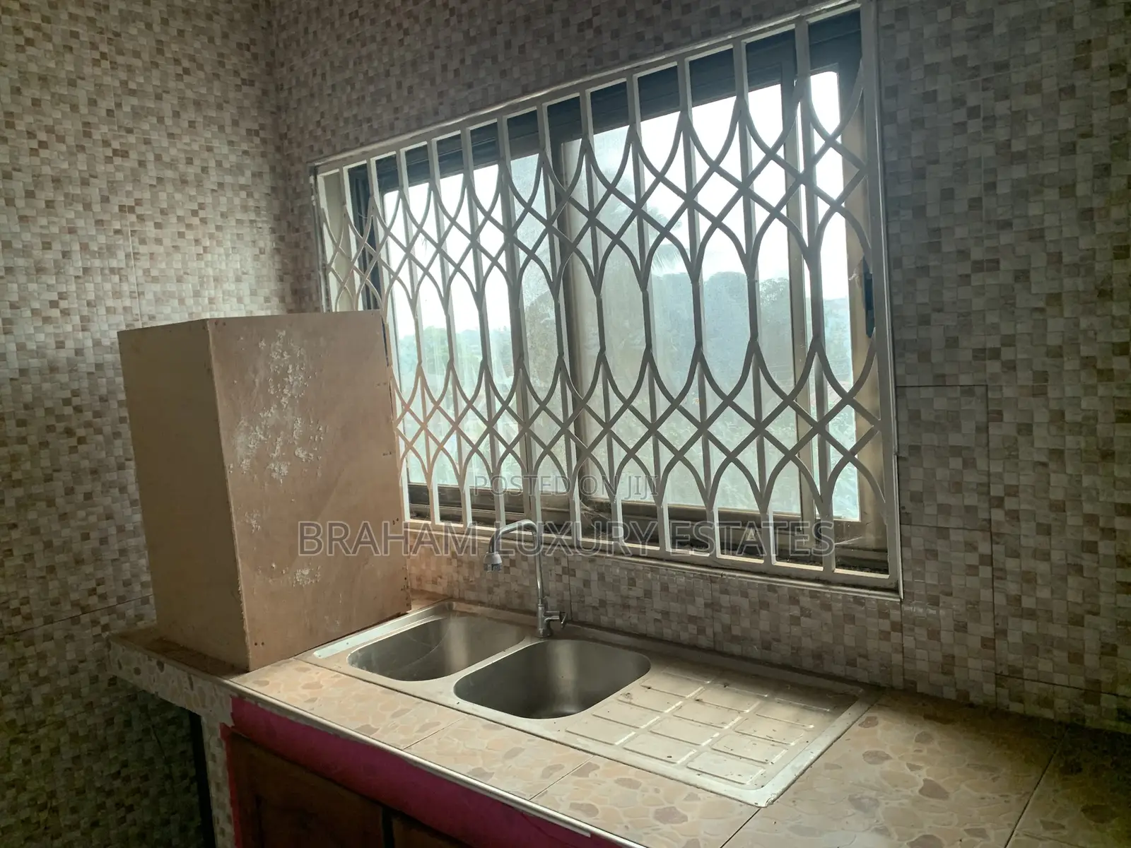 3bdrm Apartment in Ravico, Nungua for rent