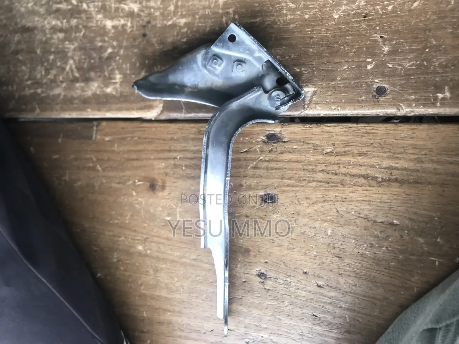 Land Cruiser 2013 Bonnet Lockers