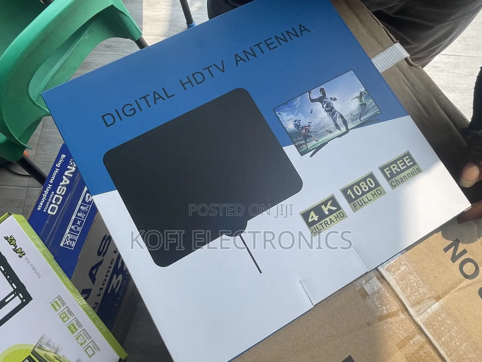 High Gain Digital Indoor Antenna TV Signal Reception.
