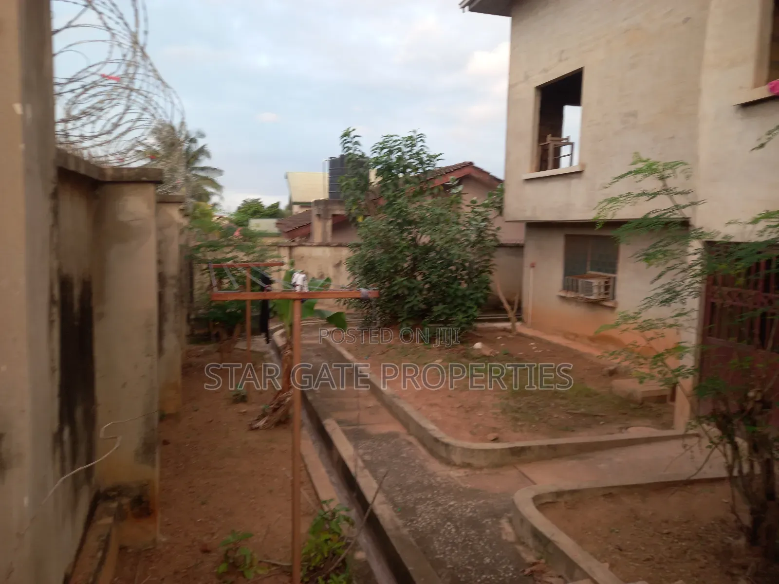 8bdrm House in Ayeduase, Near Knust, Kumasi Metropolitan for sale
