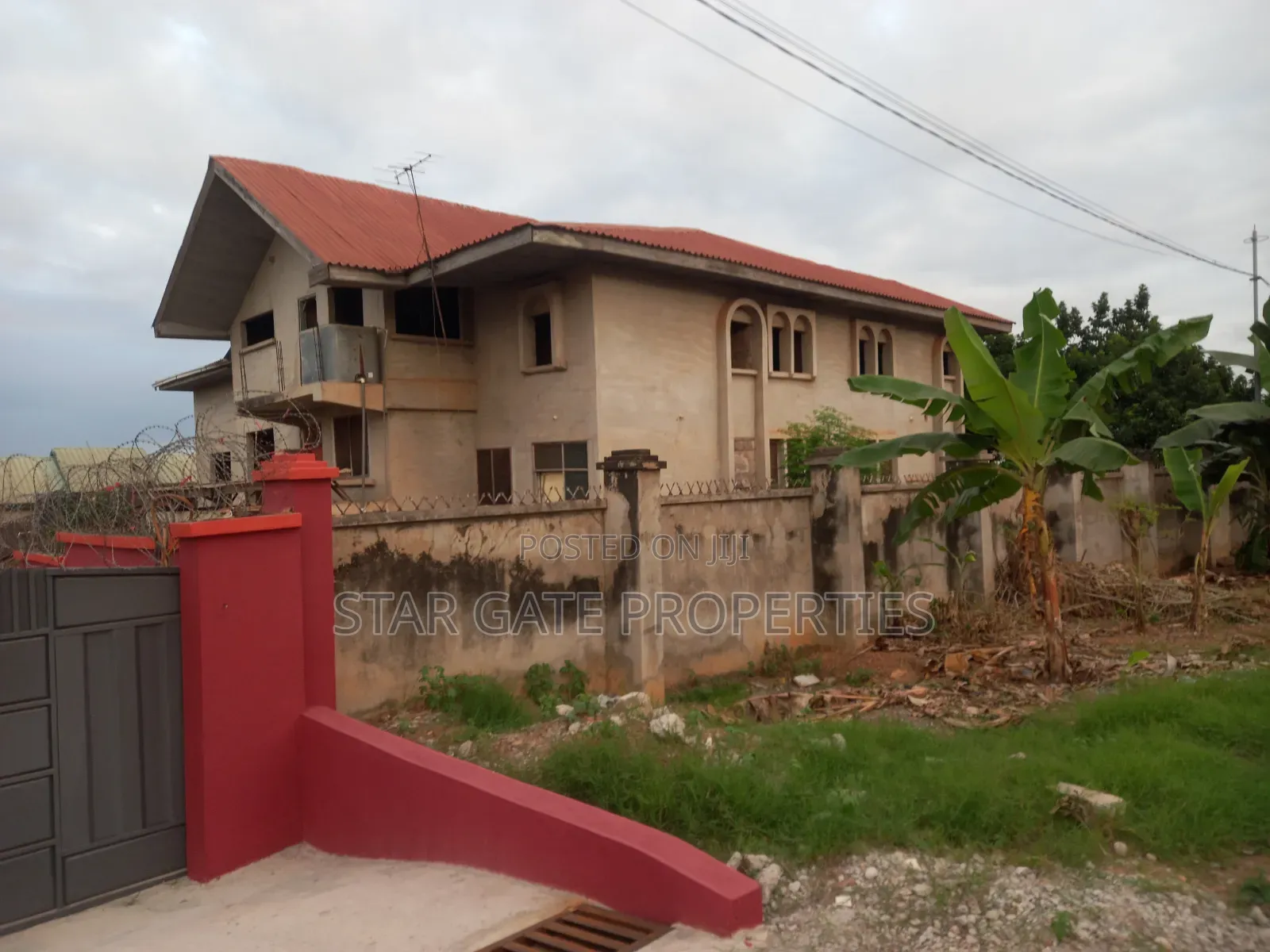 8bdrm House in Ayeduase, Near Knust, Kumasi Metropolitan for sale