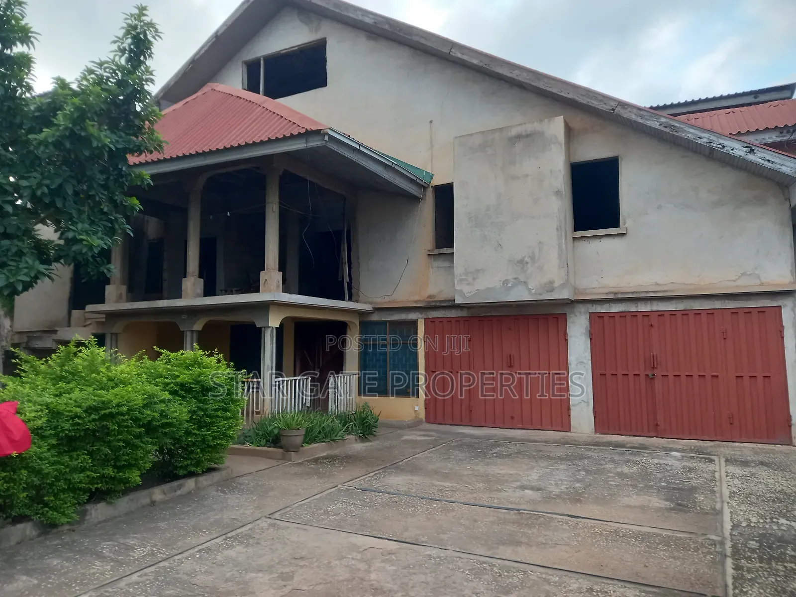 8bdrm House in Ayeduase, Near Knust, Kumasi Metropolitan for sale