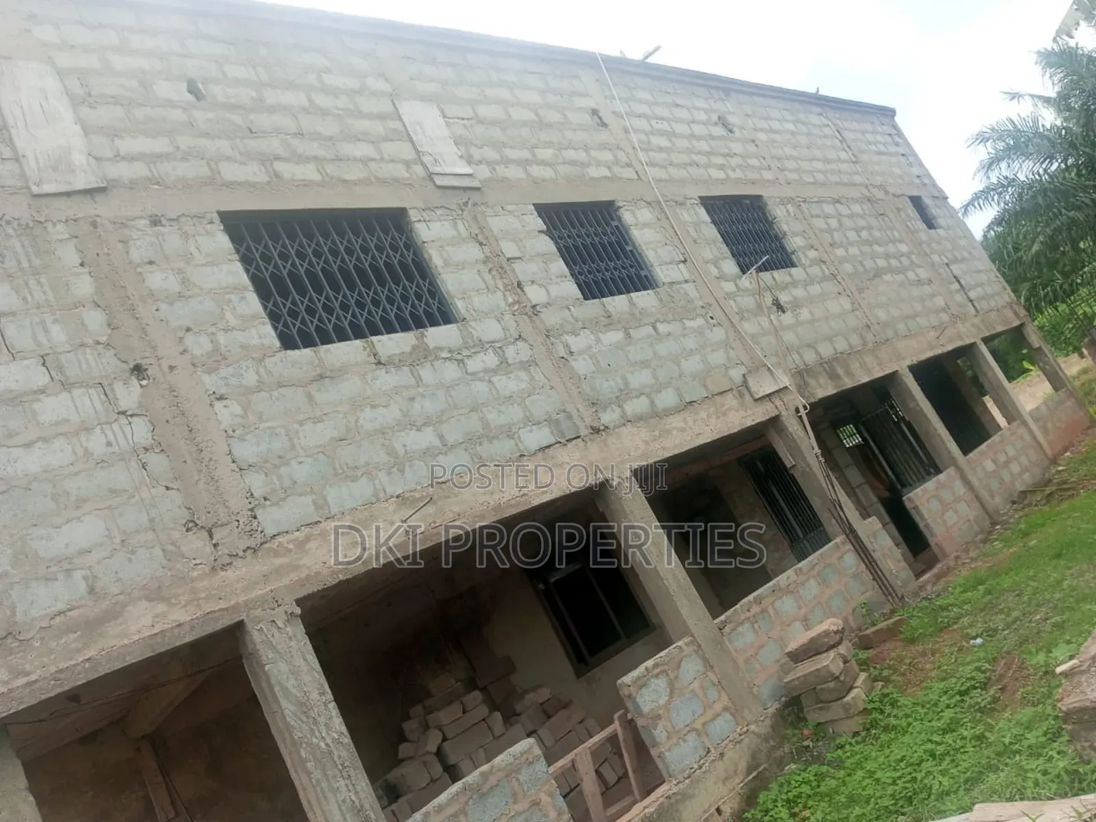 12bdrm Apartment in Dki Properties, Oyibi for sale