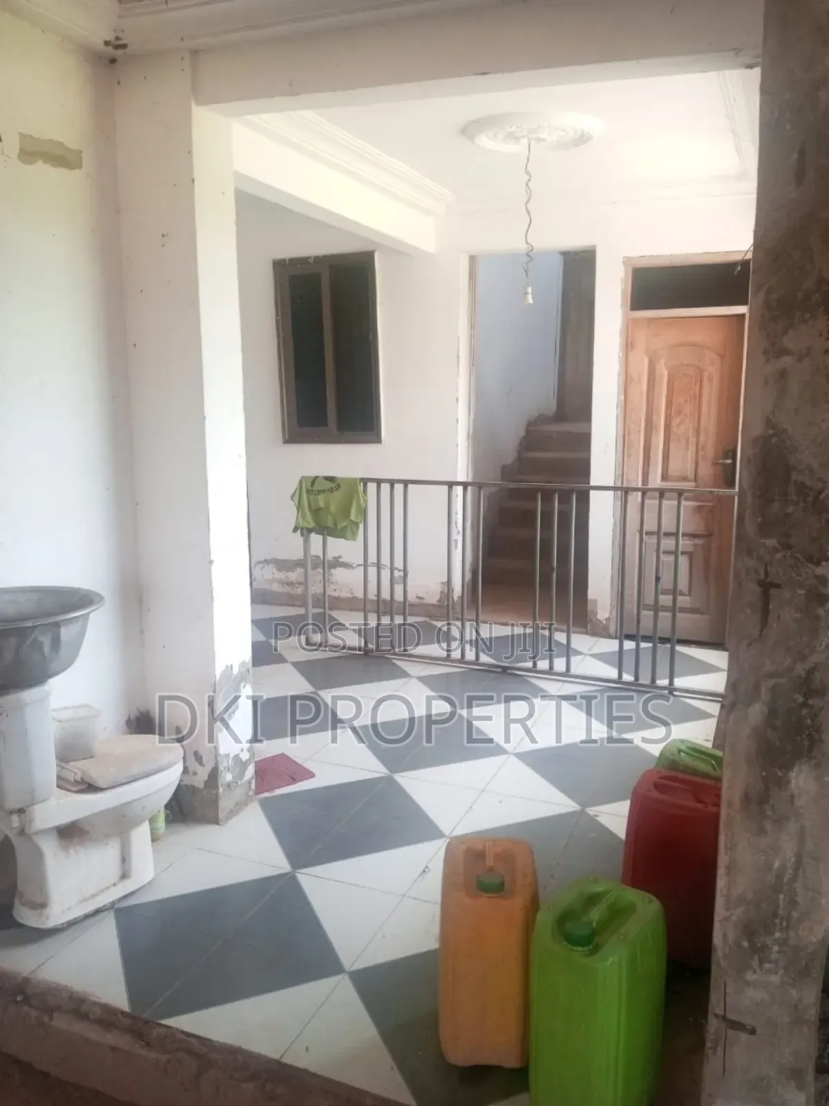 12bdrm Apartment in Dki Properties, Oyibi for sale