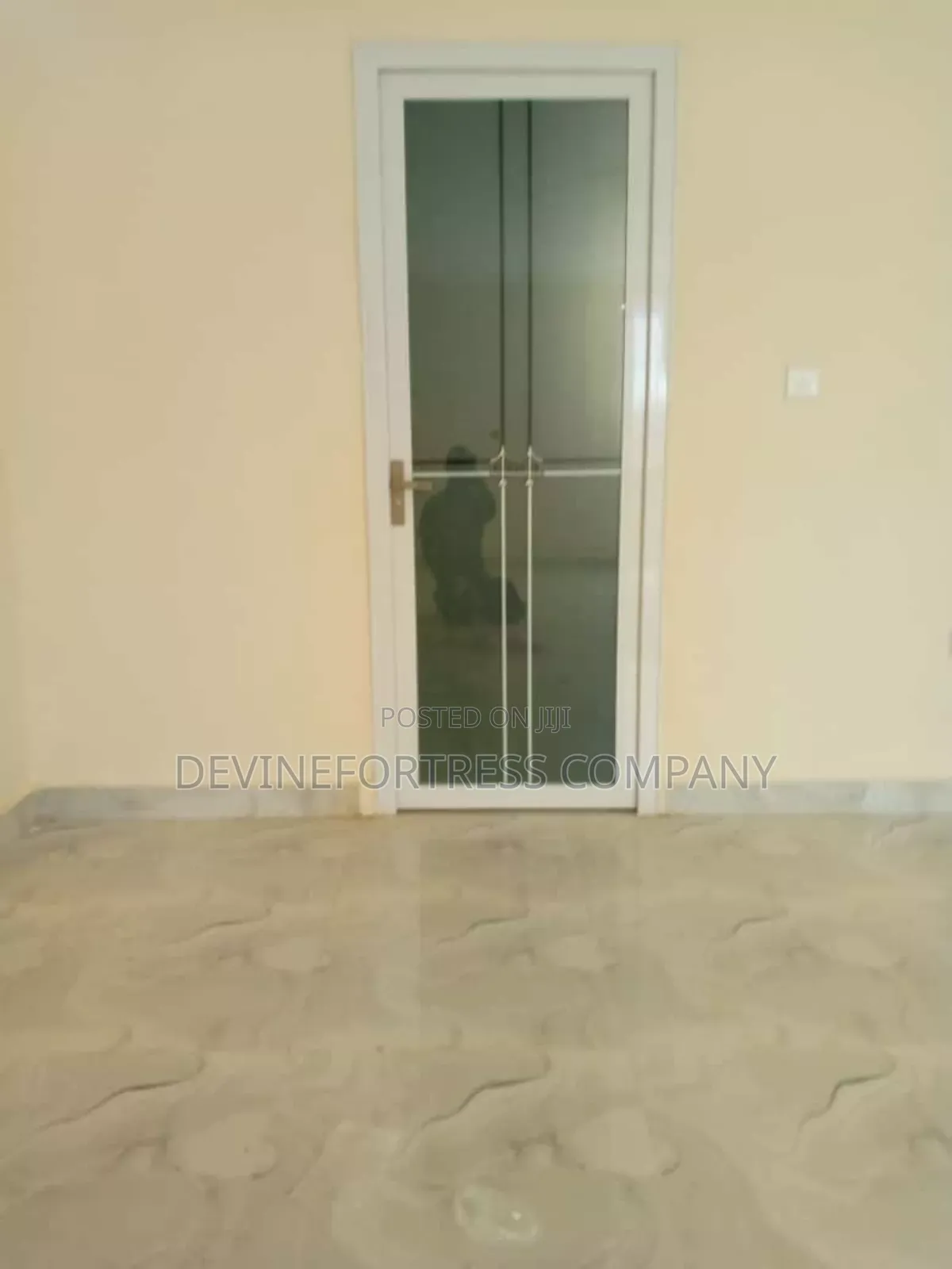 Paladin Glass Door Single