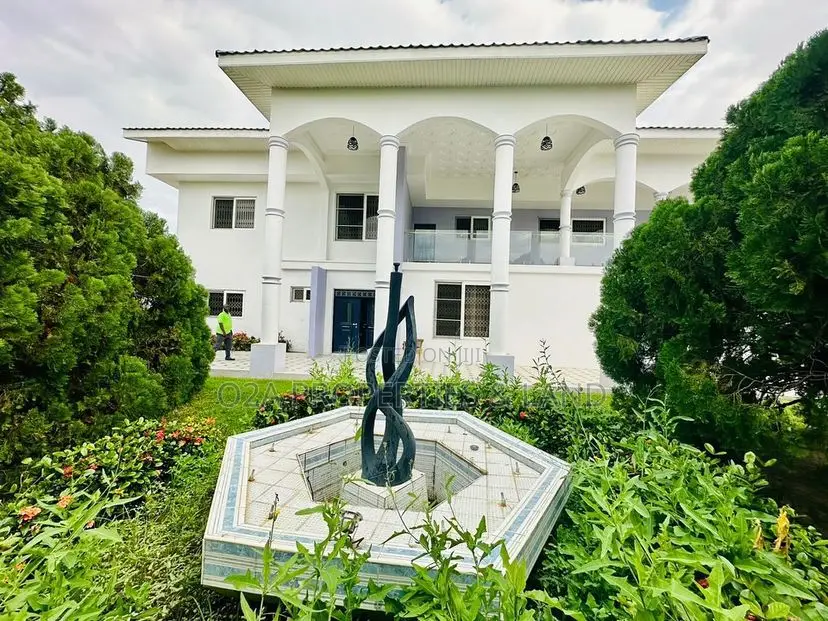4bdrm House in Airport Residential for rent