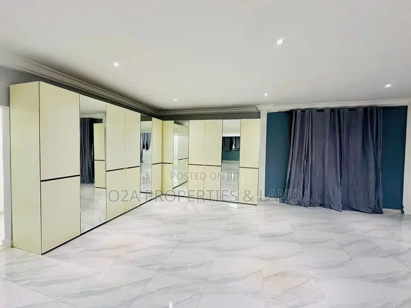 4bdrm House in Airport Residential for rent