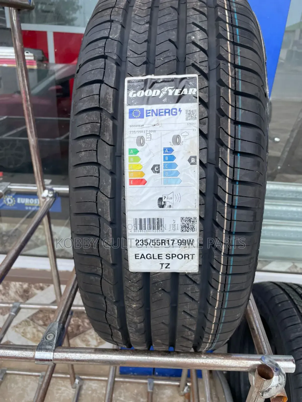 Original Goodyear 235/55r17 Tyres Available for All Cars 