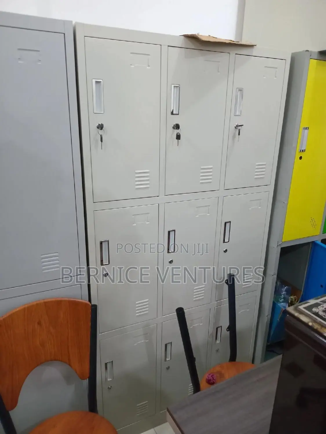 9 Doors Metal Cabinet