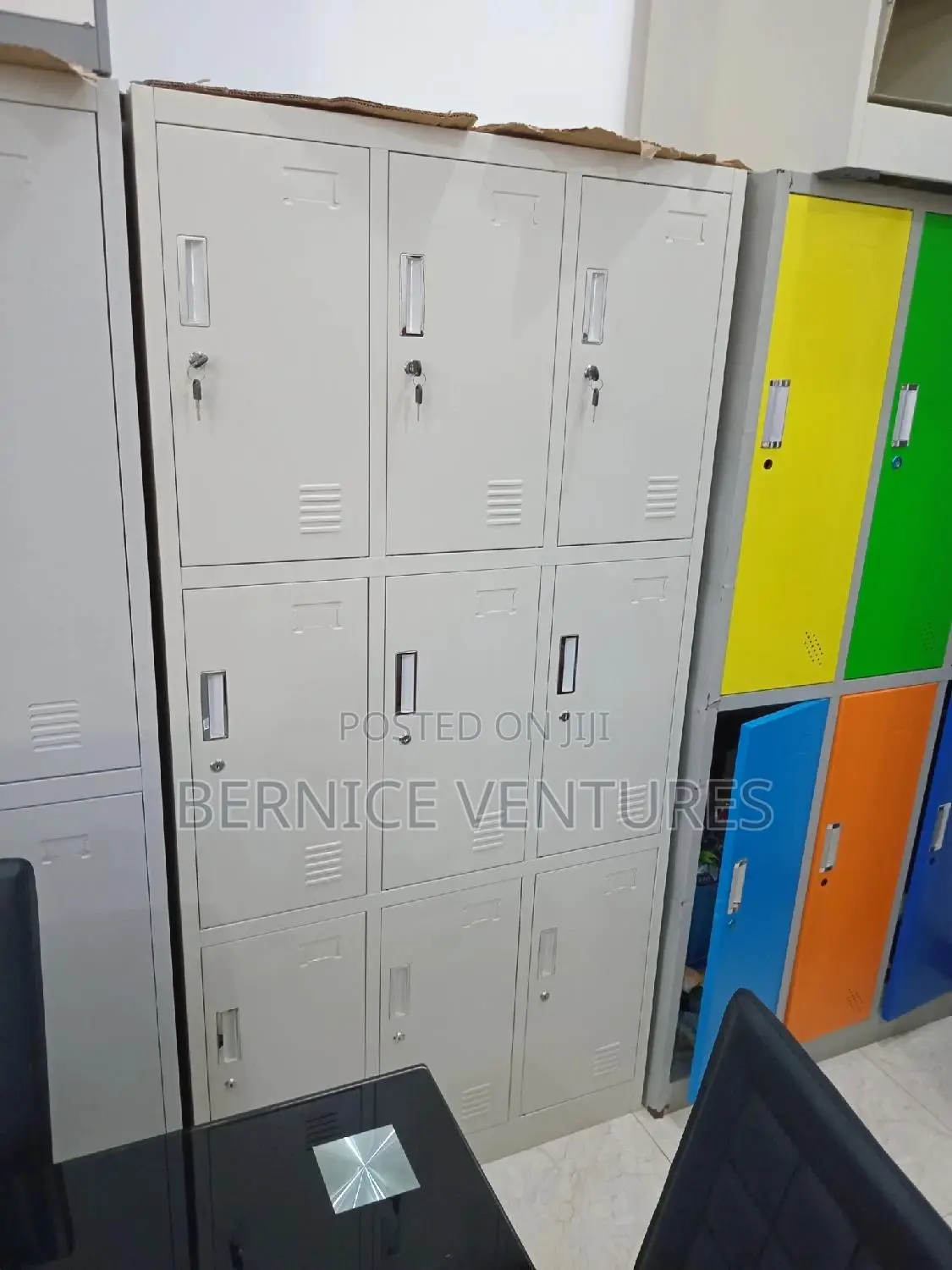 9 Doors Metal Cabinet