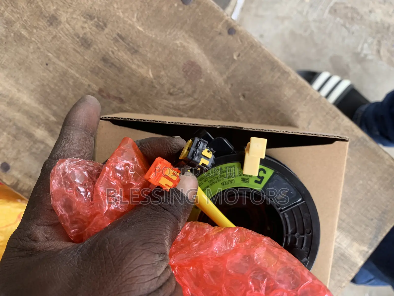 Horn Plate for Toyota Cars Available
