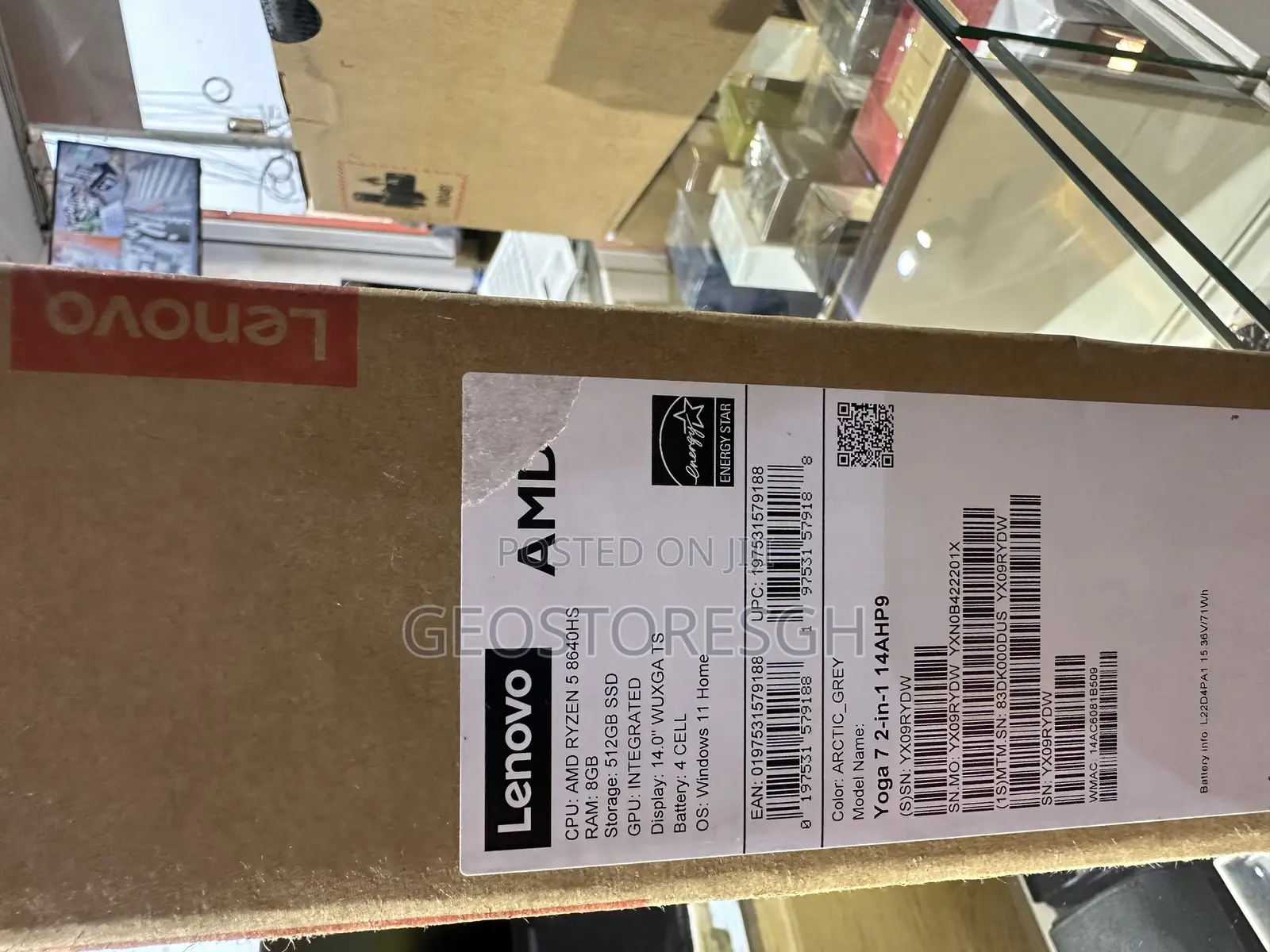 New Laptop Lenovo Yoga 710 8GB AMD Ryzen 5 SSD 512GB