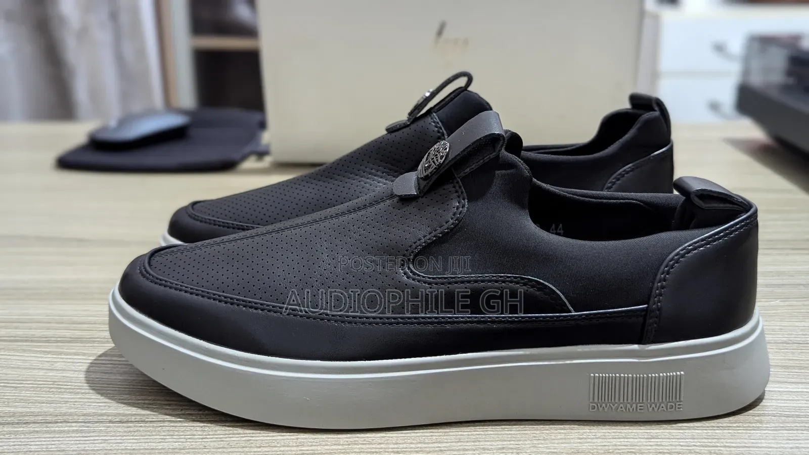 Premium Men's Leather Sneakers