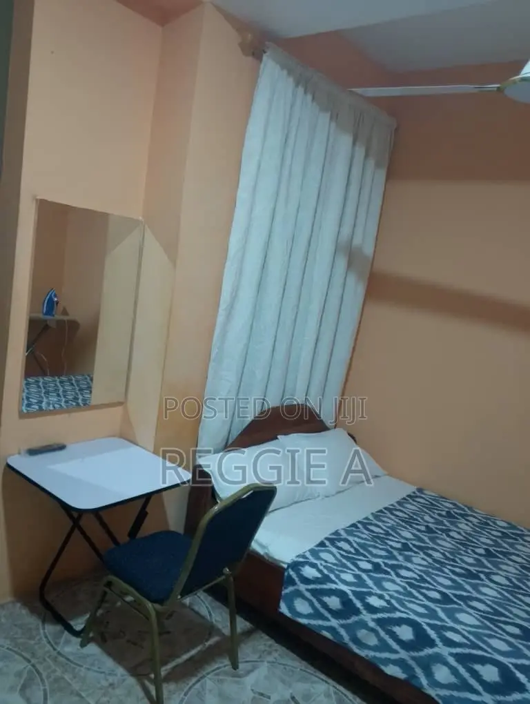 (Bf) ¢150.00!A Day - One Bedroom Studio Fully Furnished Flat.