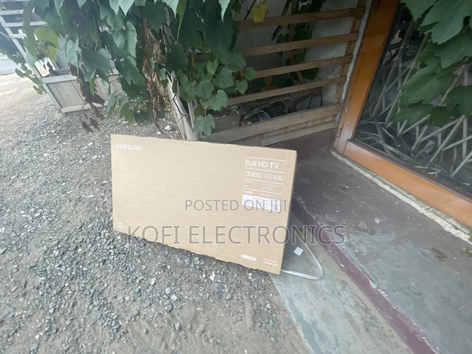 Smart/Regular Samsung 43′′ T5300 Fullhd Digital Satellite TV
