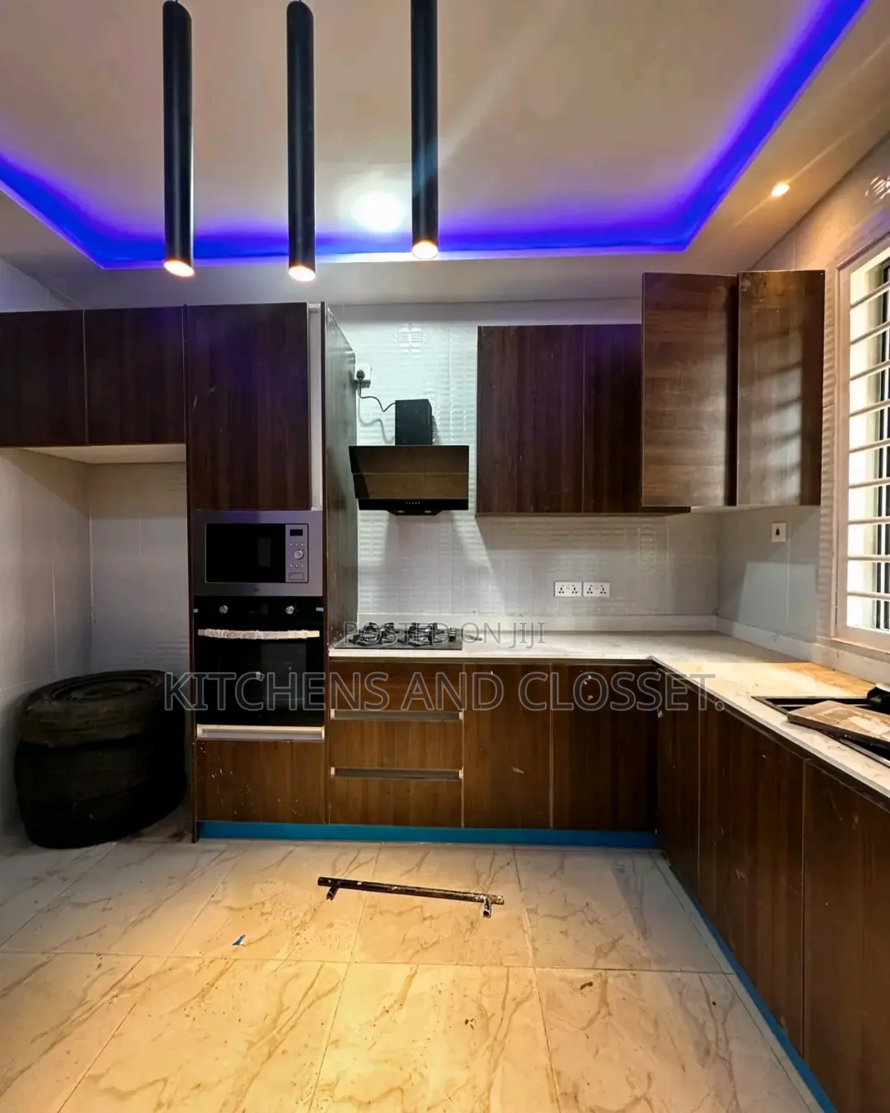Modern Kitchen Cabinent