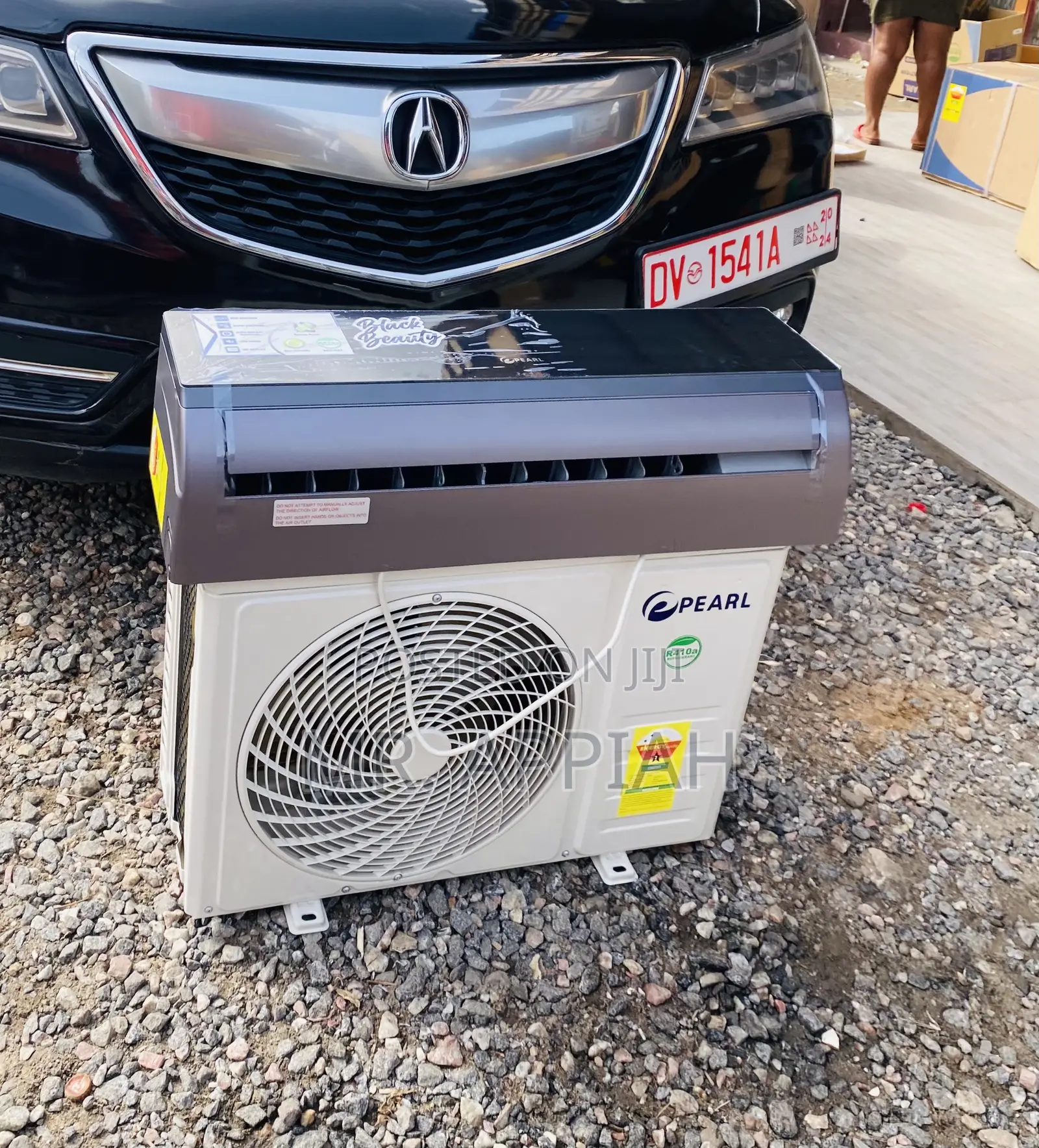 Uniquely Designed Pearl 1.5hp R410 Air Conditioner(Black).
