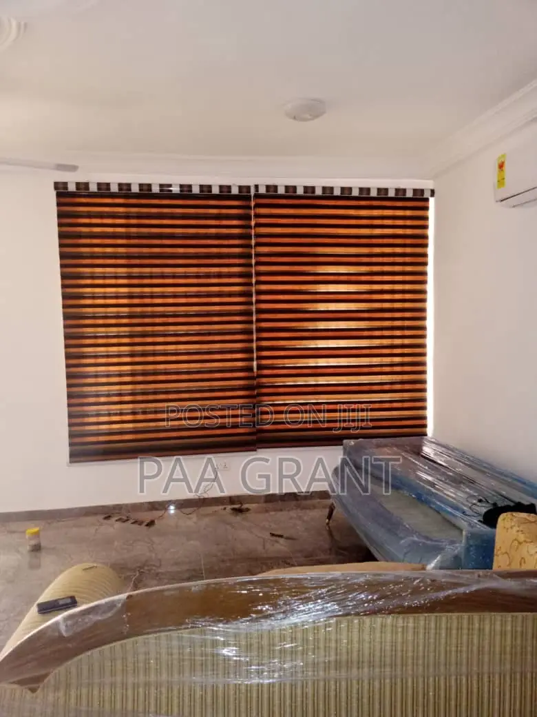Luxurious High Quality Blinds (Available in Diff Colros