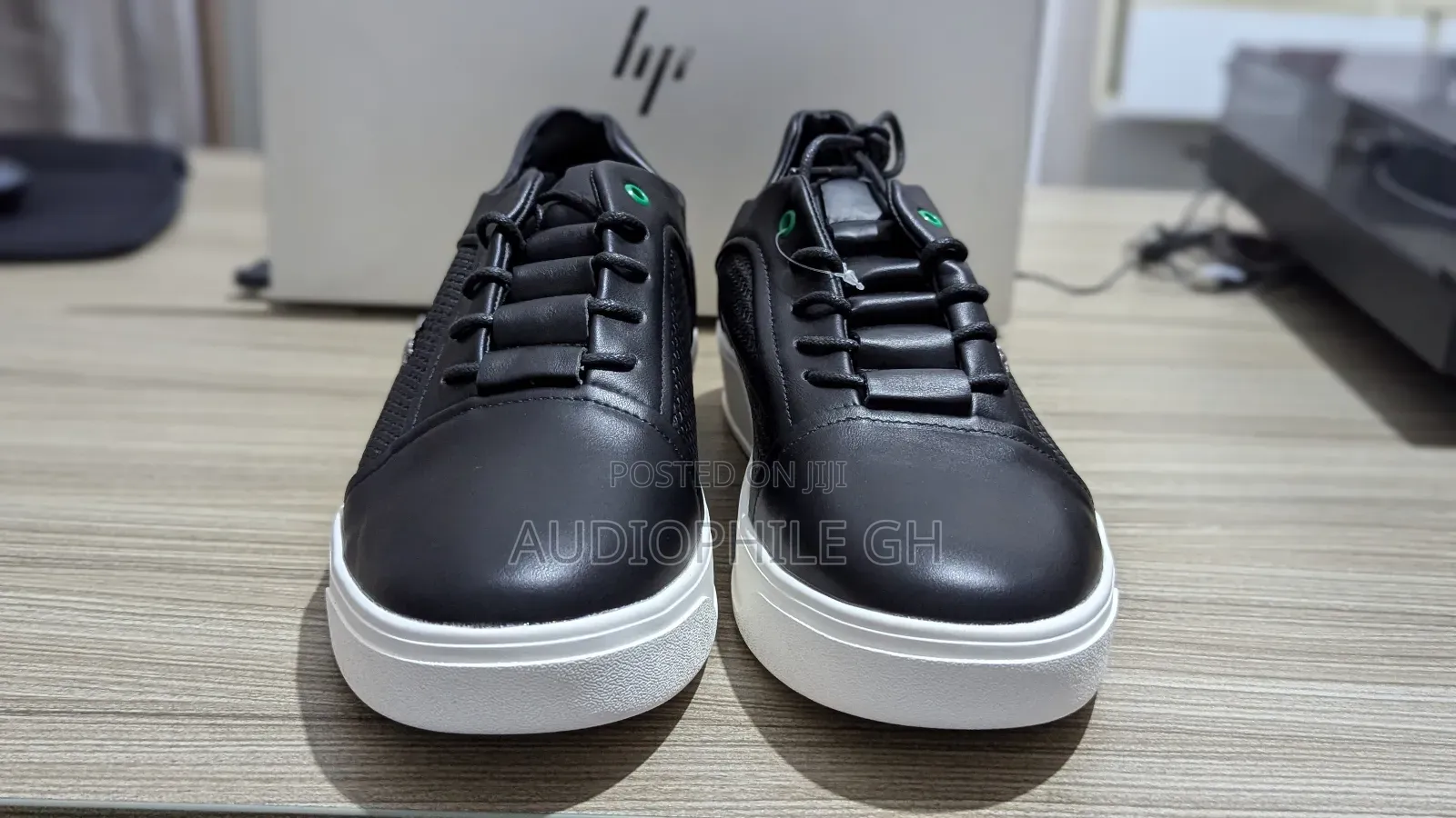 Premium Leather Men's Low Top Sneakers