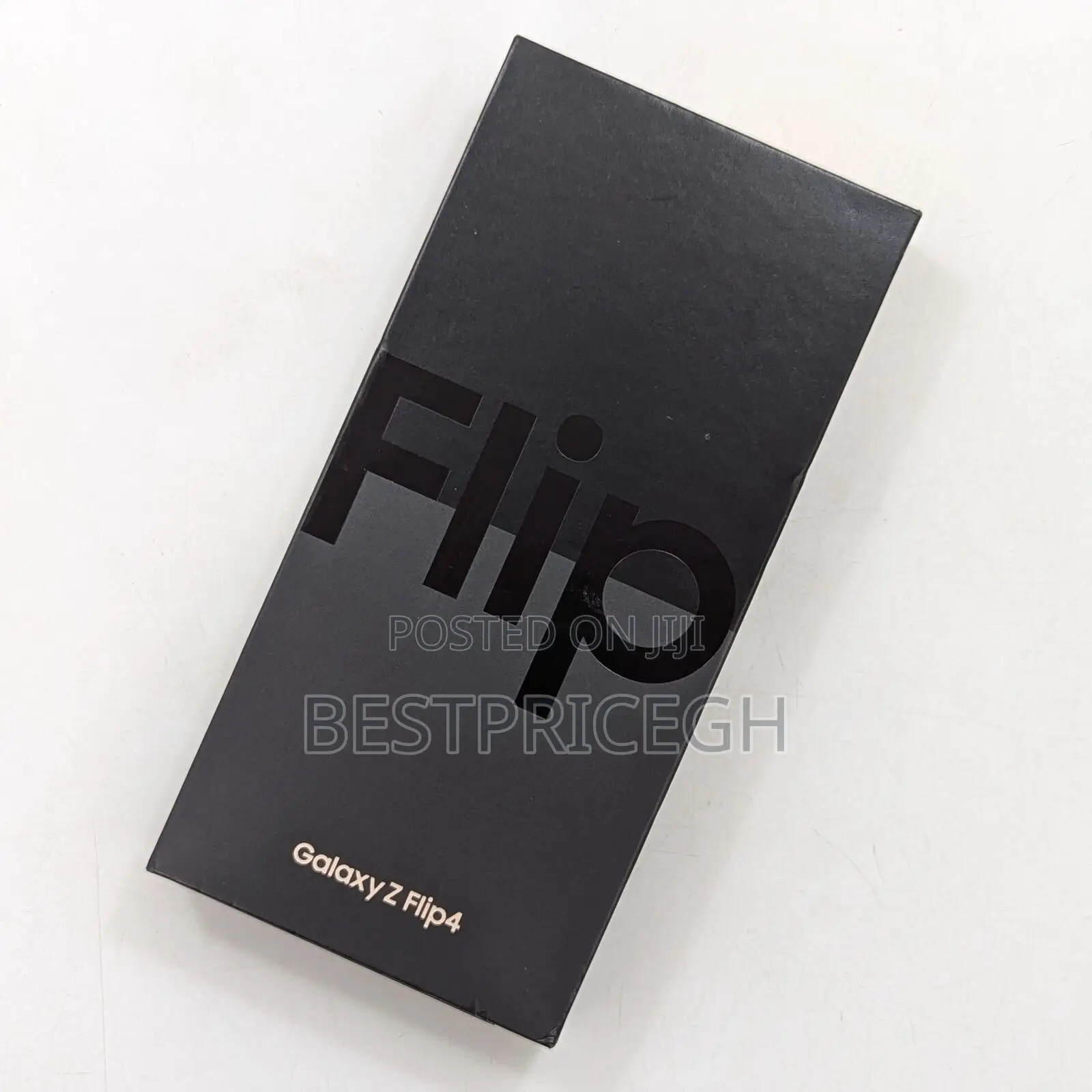 New Samsung Galaxy Z Flip4 128 GB Gold
