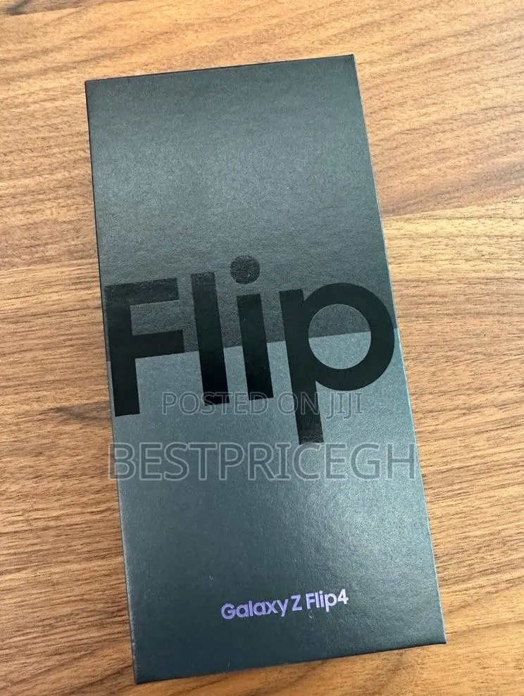 New Samsung Galaxy Z Flip4 256 GB Purple
