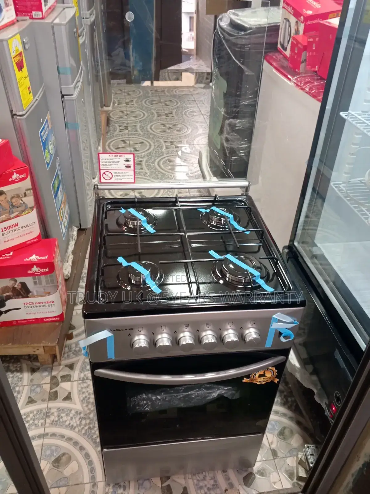 Avolcano Free Standing Gas Cooker 4set Oven Brand New