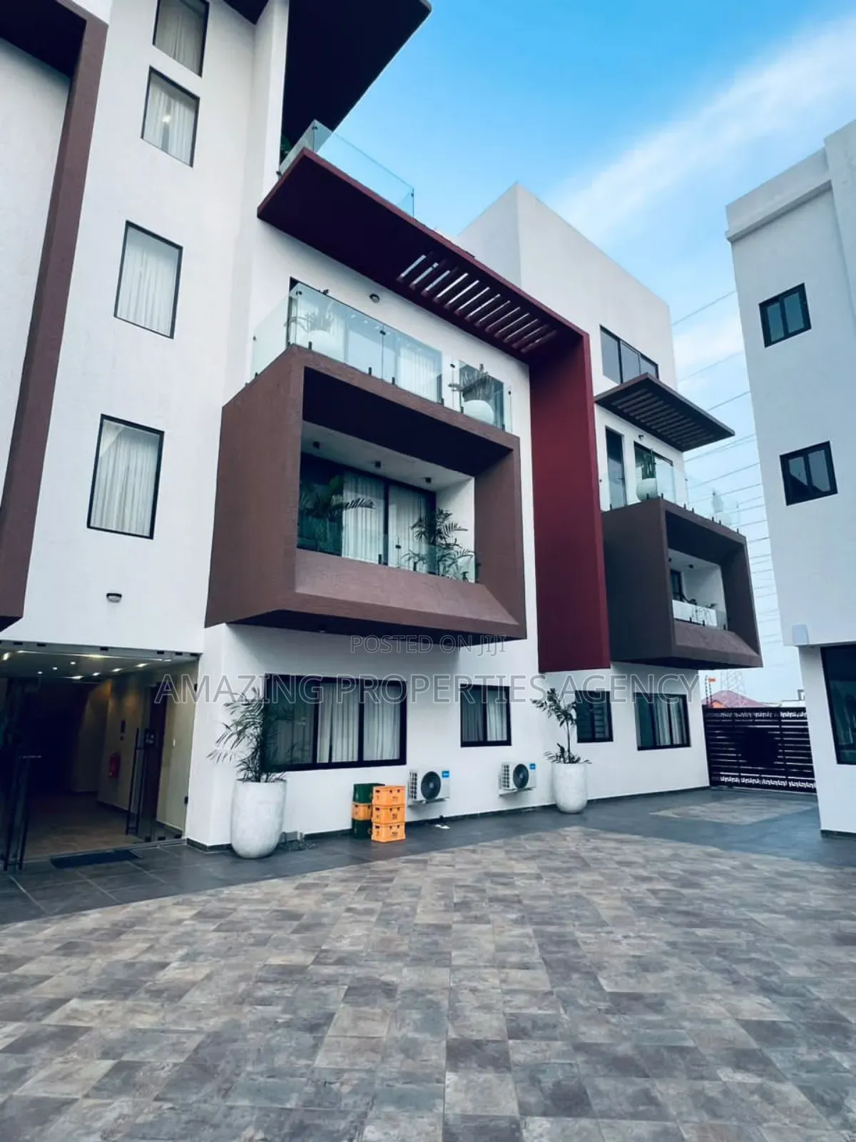 4bdrm Townhouse / Terrace in East Legon for rent