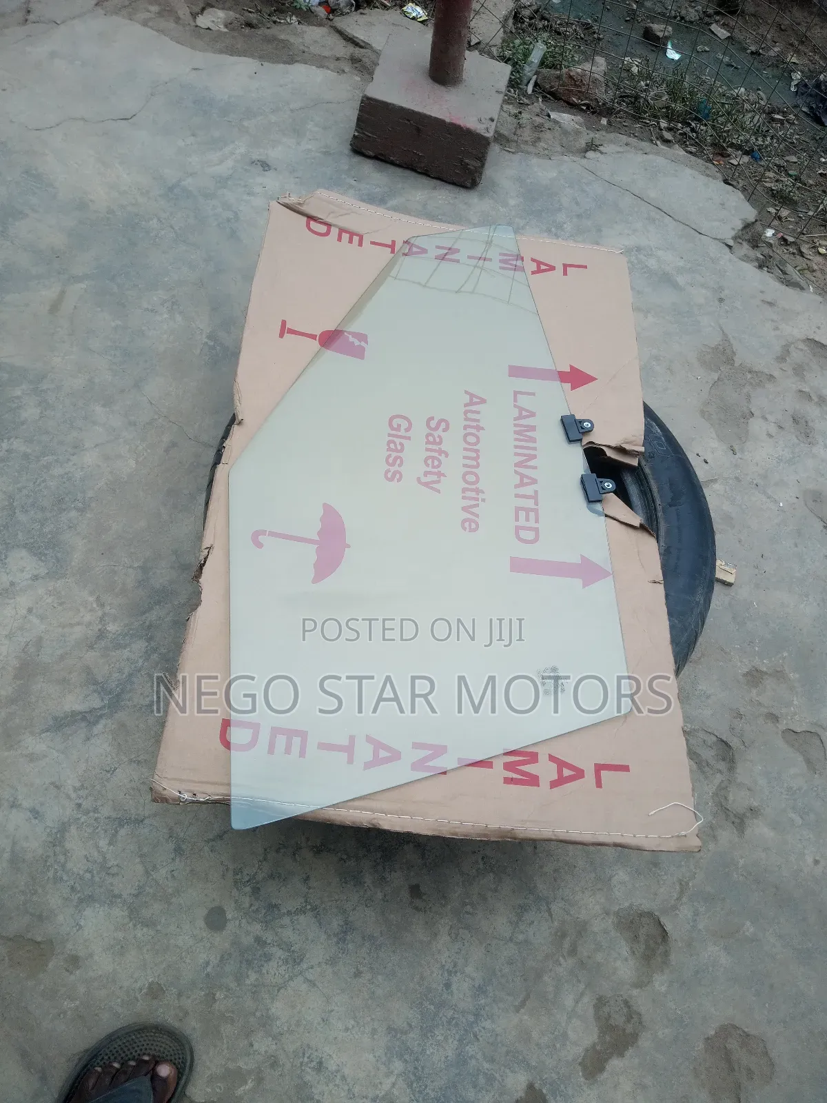 Mitsubishi Outlander 2023 Front Door Glass Double Type